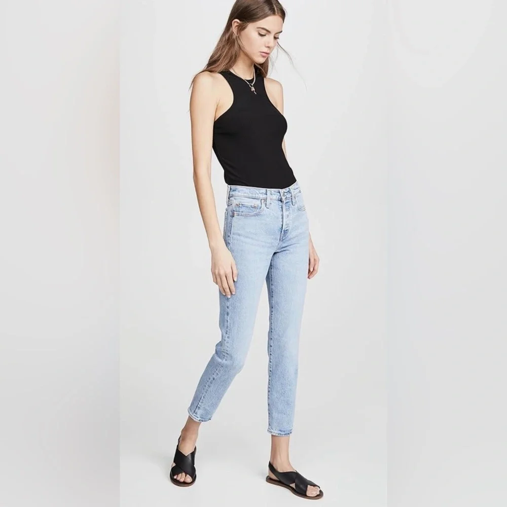 Levi's | Women's Premium Wedgie Icon Fit Light Wash Denim Jeans | Sz 32 - Picture 1 of 16